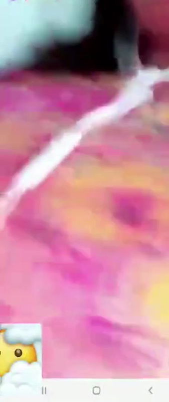 Cute teen gf show boobs