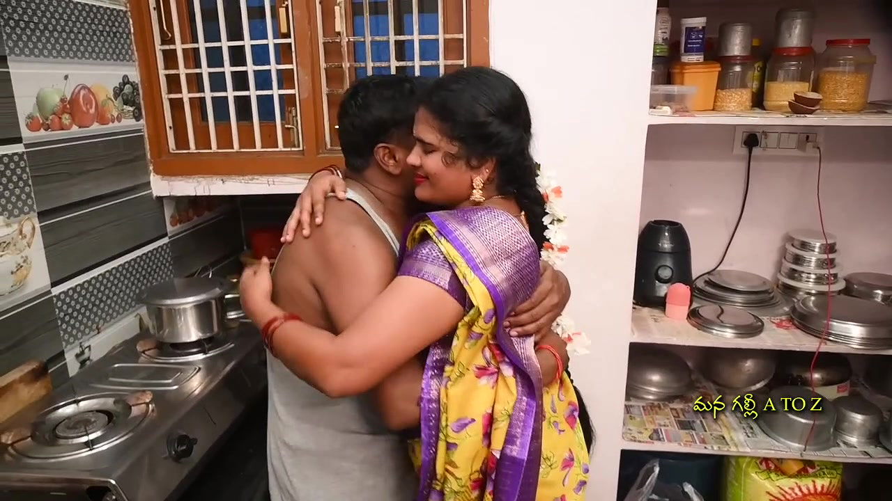 MILF Mounika cheats on her husband with milk man – Navel kiss, Expressions