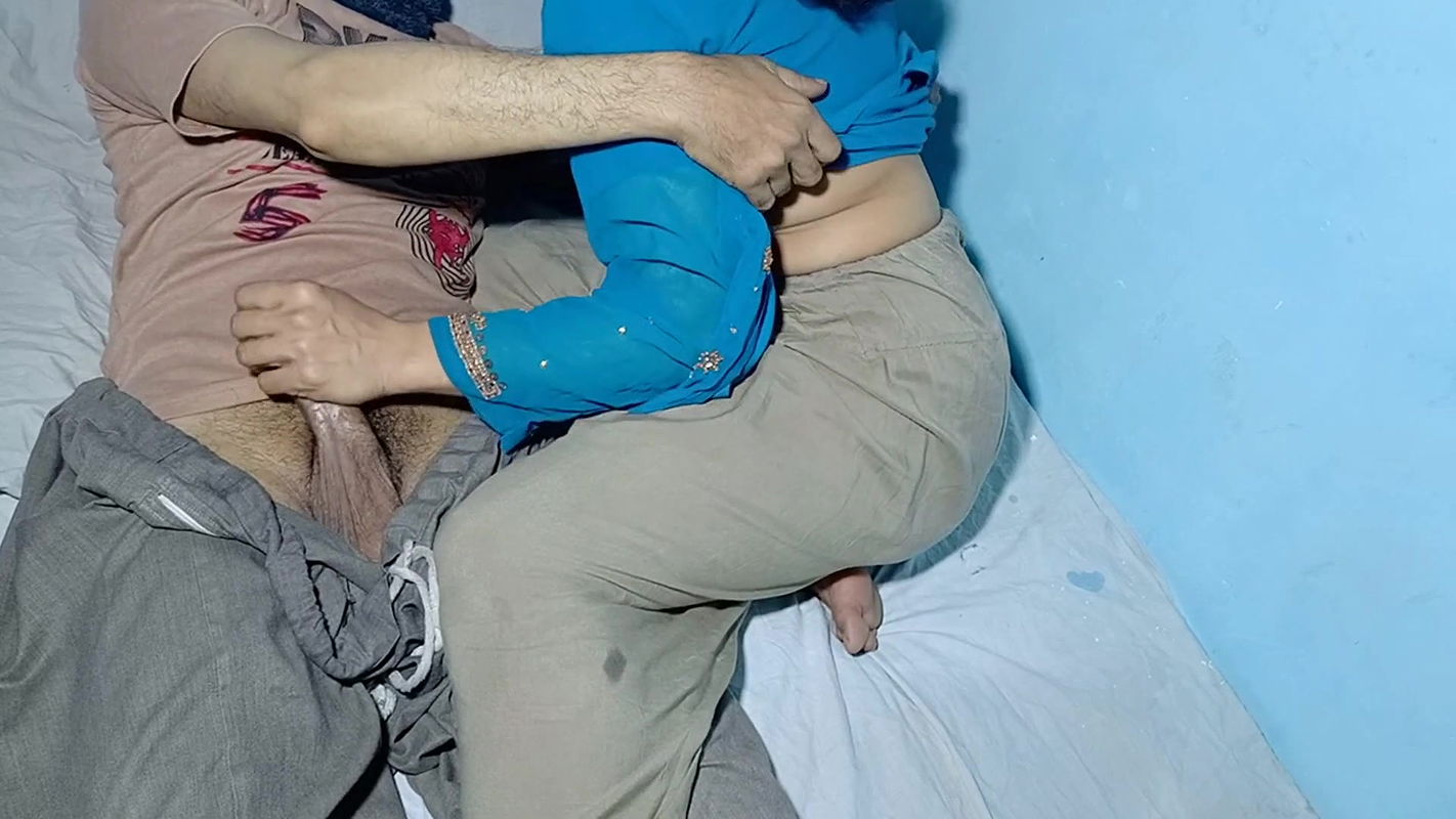 Bareback Anal Fucking in Tight Asshole of Desi Indian Stepsister with Handjob