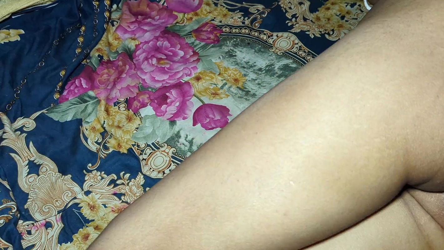 Sweet Looking Desi Bhabhi Getting Fucked by Her Lover