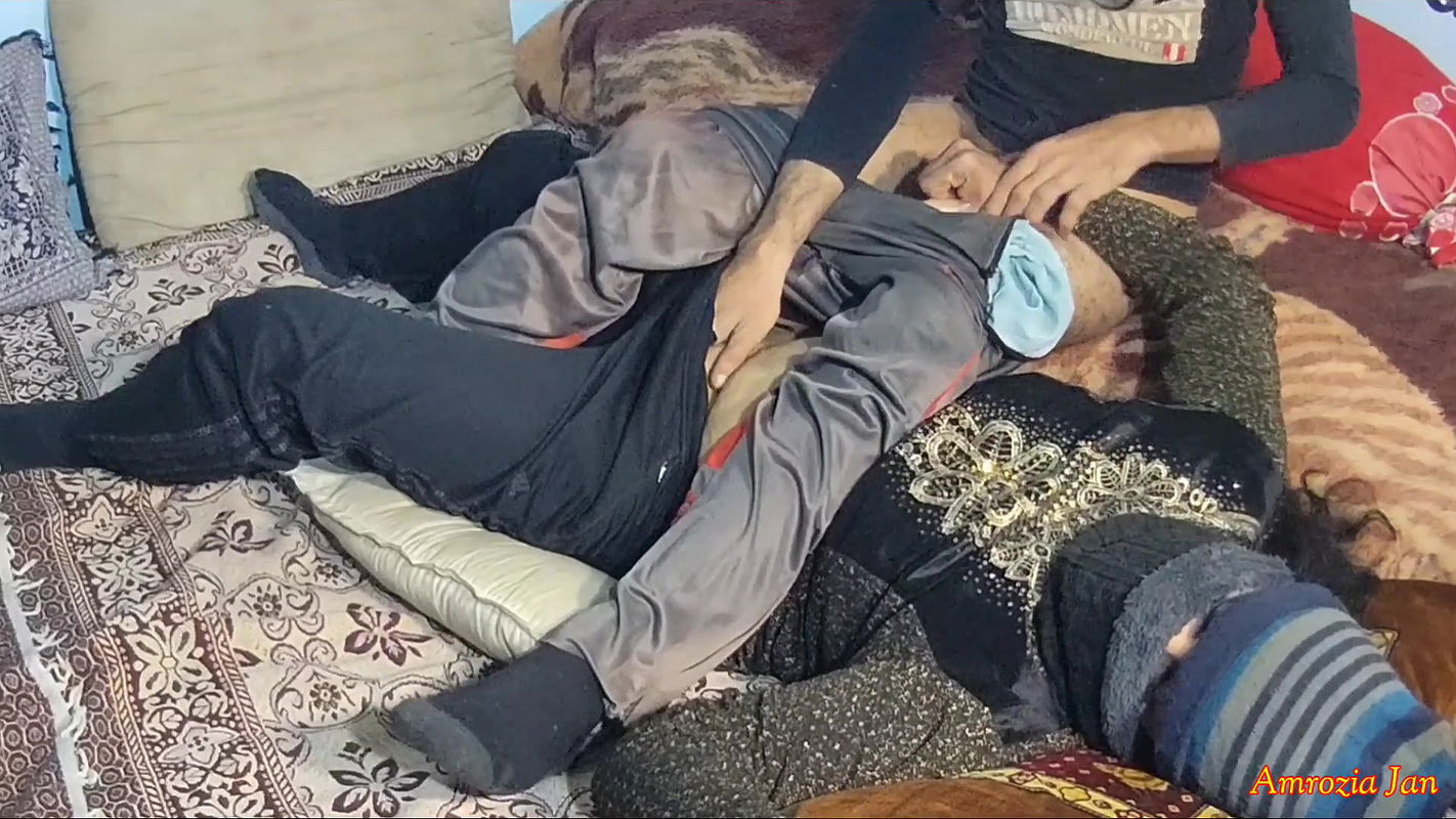 Hard Fucked on Camera After Handjob with Hindi Loud Moans, Pakistani Girl Fucked Hard