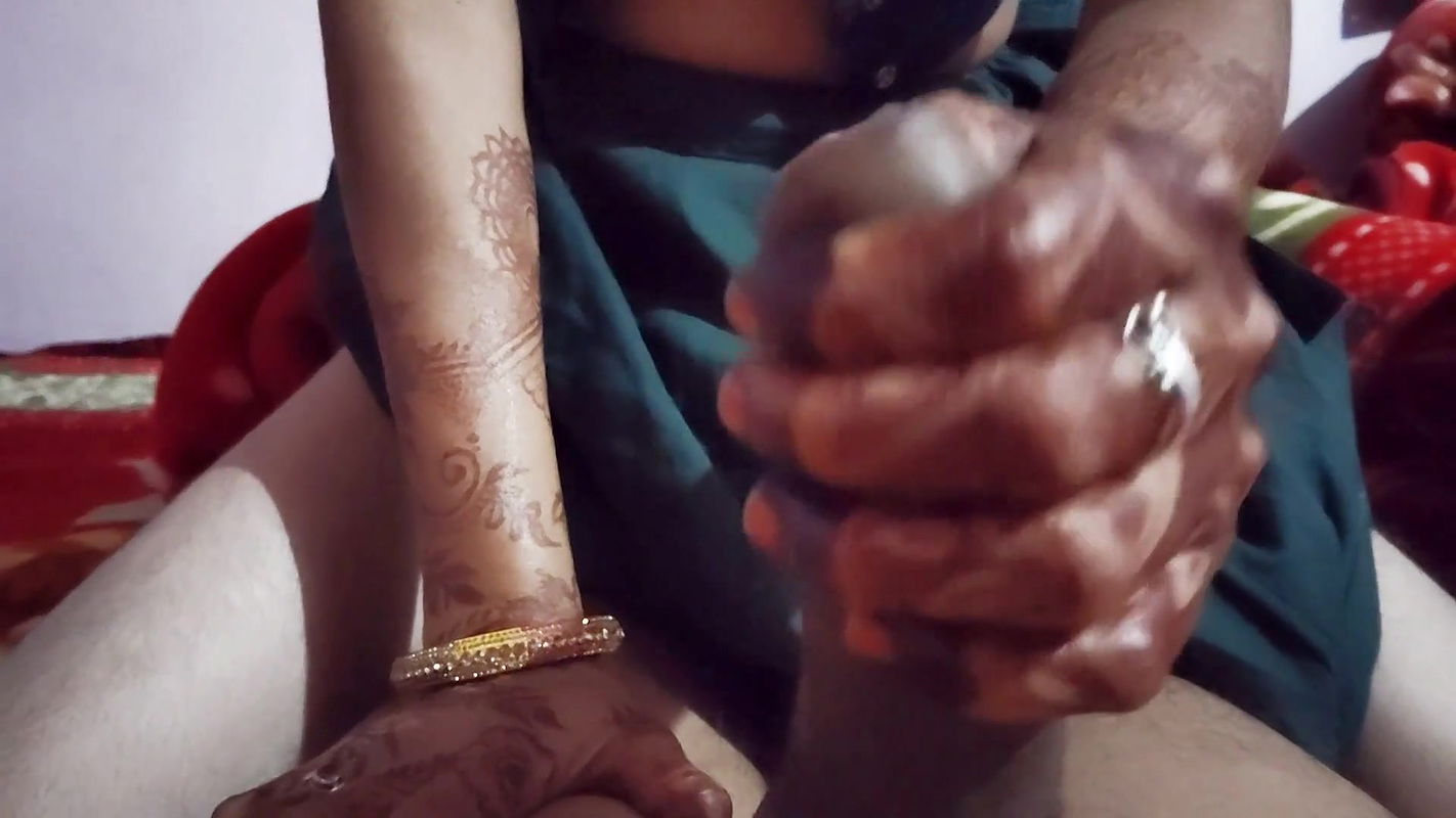 Hot Indian Desi Bhabhi Enjoyed with Her Boobs or Boyfriend Big Cock