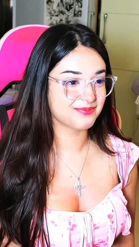 MIZO NERDY BEAUTY SHOW HER CUTE CLEAVAGE HQ VIDEO 2