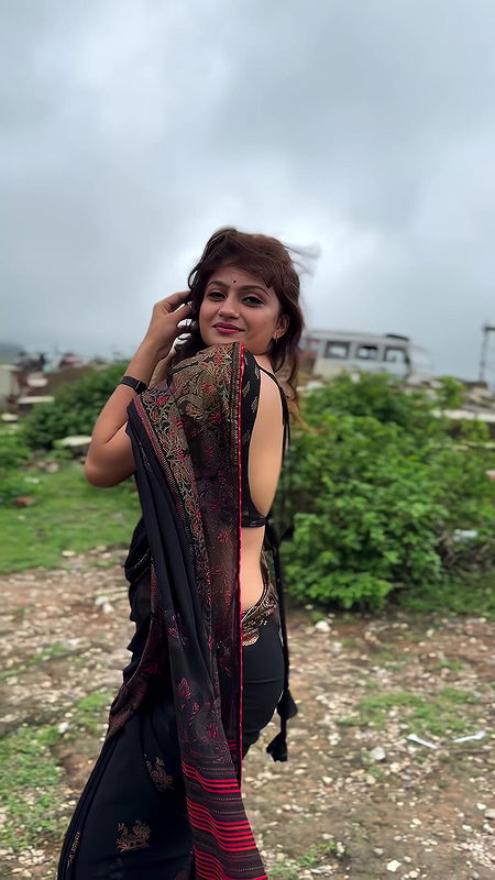 SANAM JOSHI STUNNING BACKLESS IN SAREE EROTIC TEASE HQ VIDEO 2
