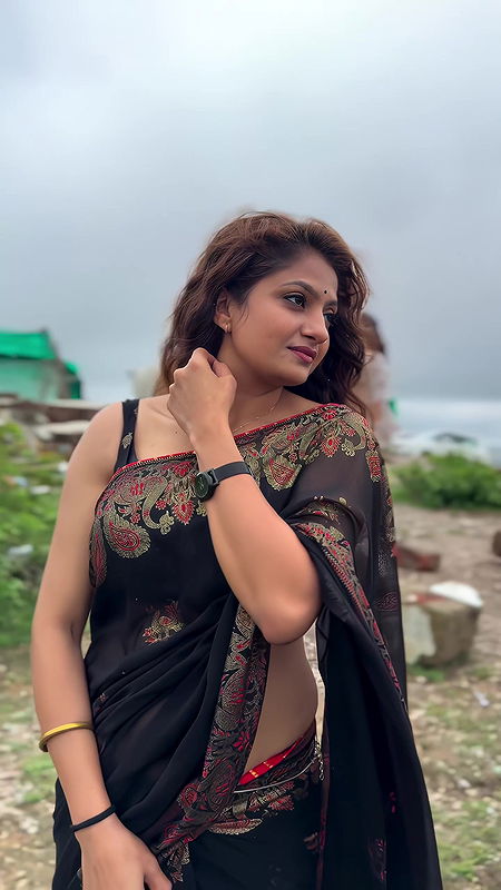 SANAM JOSHI STUNNING BACKLESS IN SAREE EROTIC TEASE HQ VIDEO 2