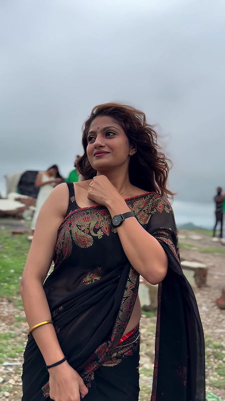 SANAM JOSHI STUNNING BACKLESS IN SAREE EROTIC TEASE HQ VIDEO 2