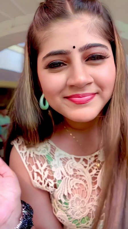 SARIKA HOTTIE MILKY MIDRIFF SEXY WAIST SHOW HQ VIDEO 2