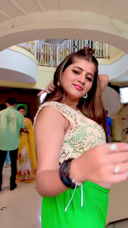SARIKA HOTTIE MILKY MIDRIFF SEXY WAIST SHOW HQ VIDEO 2