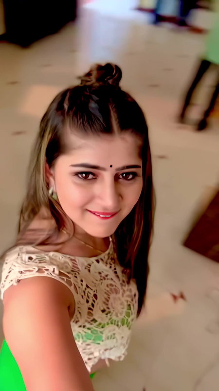 SARIKA HOTTIE MILKY MIDRIFF SEXY WAIST SHOW HQ VIDEO 2