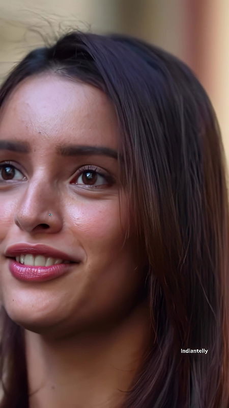 TRIPTI DIMRI TEMPTING FACE CARD VIEW HQ VIDEO 2