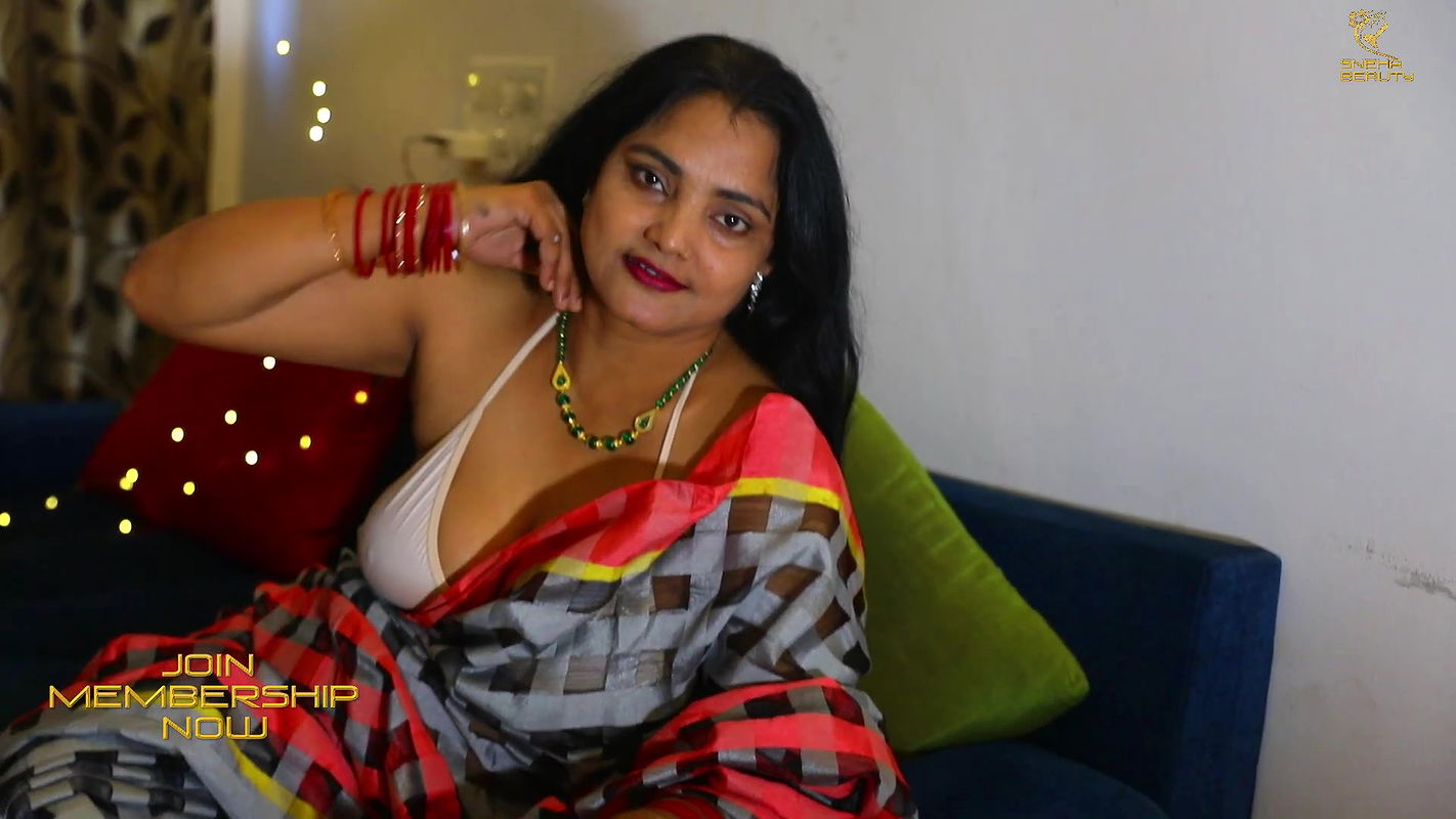 Horny bhabhi cleavage show sensual photoshoot 2