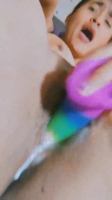 Horny gf fingering to cum out 2