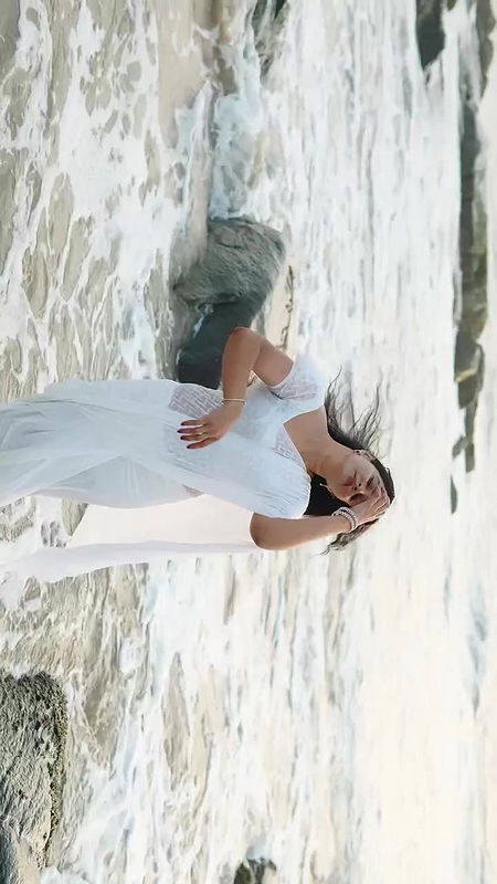 Actress Vinitha sexy wet photoshoot in white saree black bra show 2