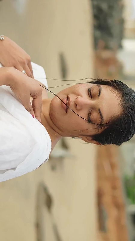 Actress Vinitha sexy wet photoshoot in white saree black bra show 2