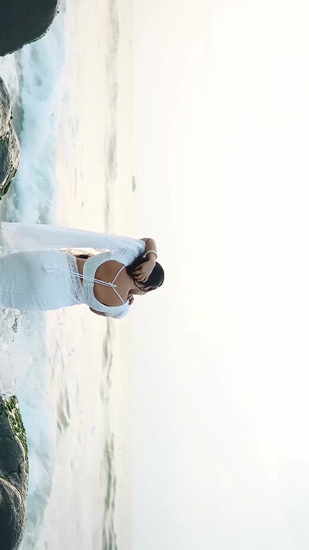 Actress Vinitha sexy wet photoshoot in white saree black bra show 2