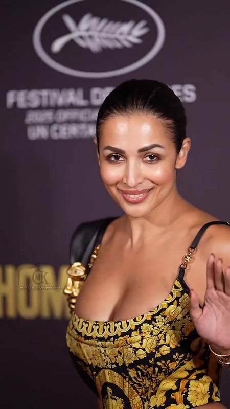MOMMY MILF MALAIKA ARORA HUGE BOOB CLEAVAGE TEMPTING VIEW 4