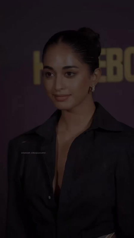 SINI SHETTY IRRESISTIBLE RAISING DICKS WIDE OPEN DEEP CLEAVAGE TEASE 2