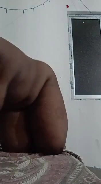 Huge booby aunty showing her nude 2