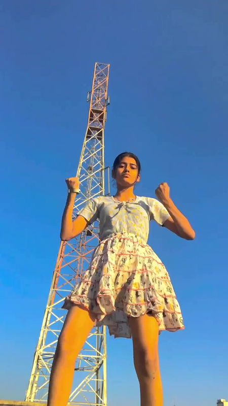 Vulgar Dance by Teen Girl 2