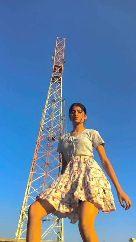 Vulgar Dance by Teen Girl 2