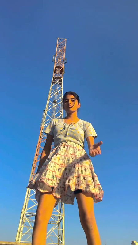 Vulgar Dance by Teen Girl 2