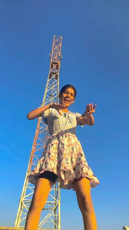 Vulgar Dance by Teen Girl 2