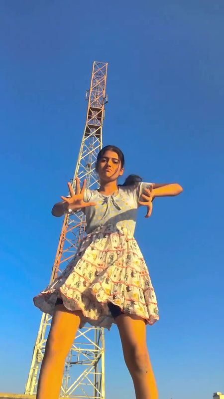 Vulgar Dance by Teen Girl 2