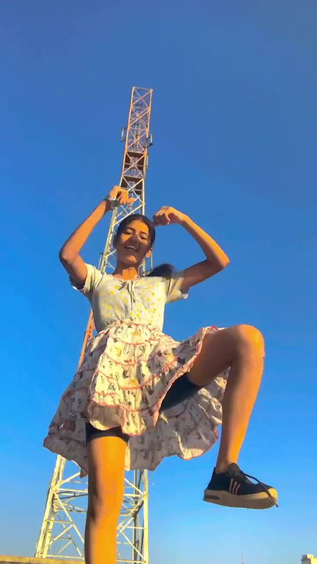 Vulgar Dance by Teen Girl 2