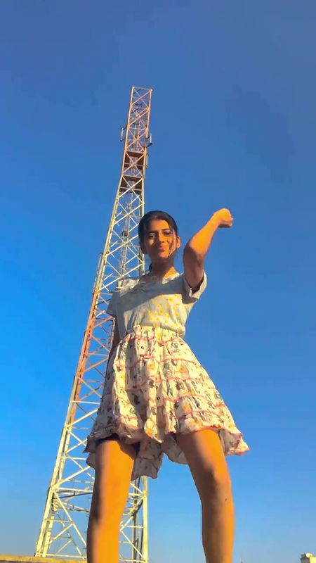 Vulgar Dance by Teen Girl 2