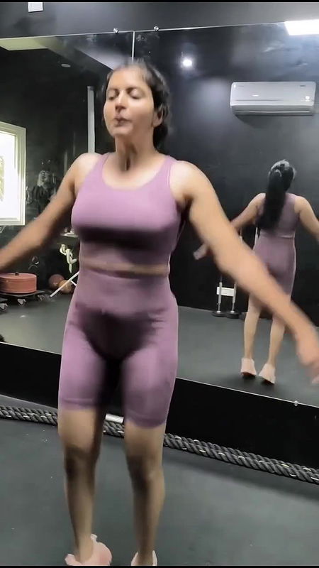 Actress Gayathri Rema tight boobs pussy ass erotic show in gym outfit very sexy 2