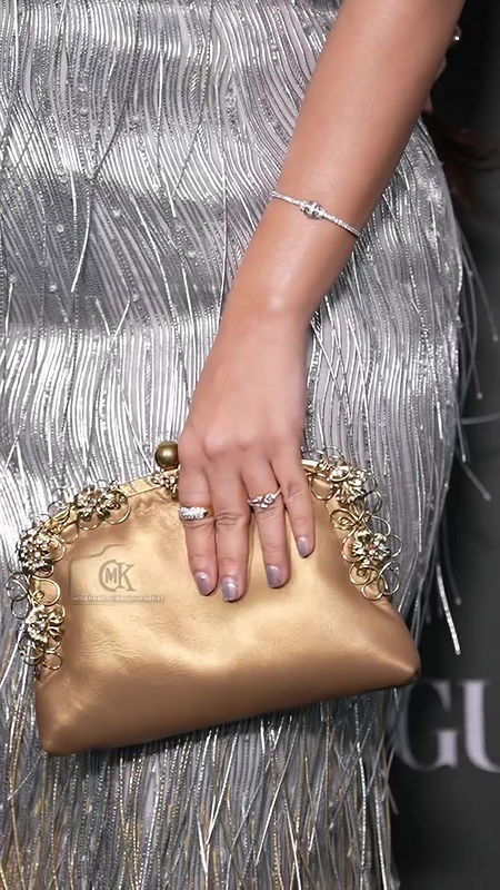 KUSHA KAPILA NAUGHTY BABE OPEN CLEAVAGE NEVER FAILS TO TEMPT US 2