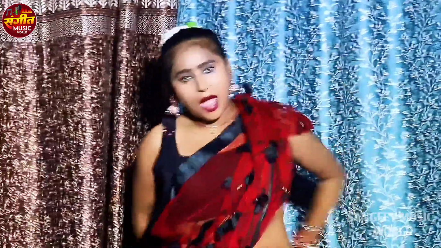 MILF Rekha hot saree song – Navel licked, Boobs felt 2