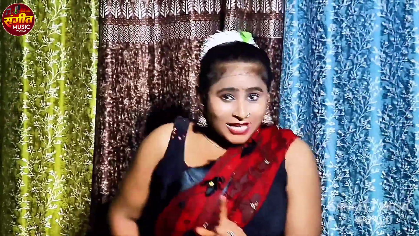 MILF Rekha hot saree song – Navel licked, Boobs felt 2