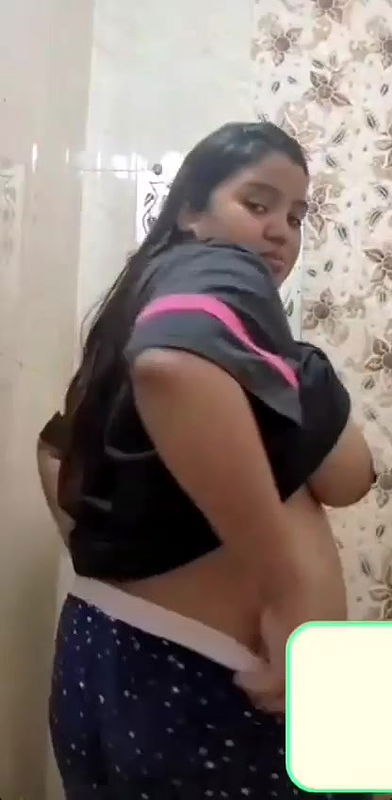 Beautiful Chubby Girlfriend Showing Big Boob Ass And Nude Bathing 2