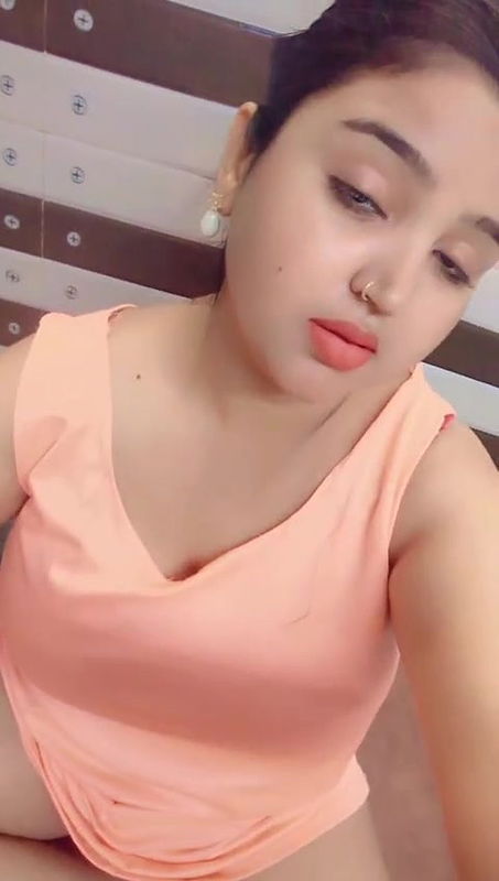 Beautiful Chubby Girlfriend Showing Big Boob Ass And Nude Bathing 3