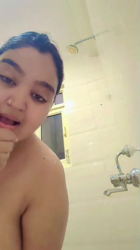 Beautiful Chubby Girlfriend Showing Big Boob Ass And Nude Bathing 4