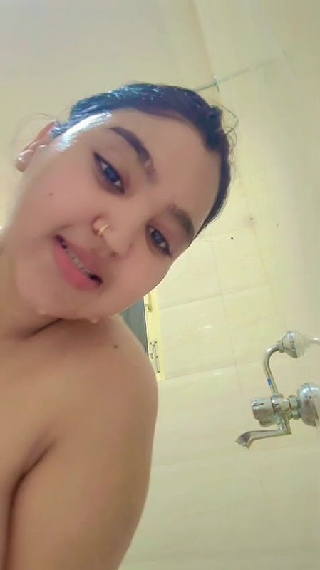 Beautiful Chubby Girlfriend Showing Big Boob Ass And Nude Bathing 4