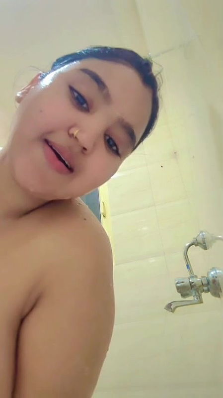 Beautiful Chubby Girlfriend Showing Big Boob Ass And Nude Bathing 4