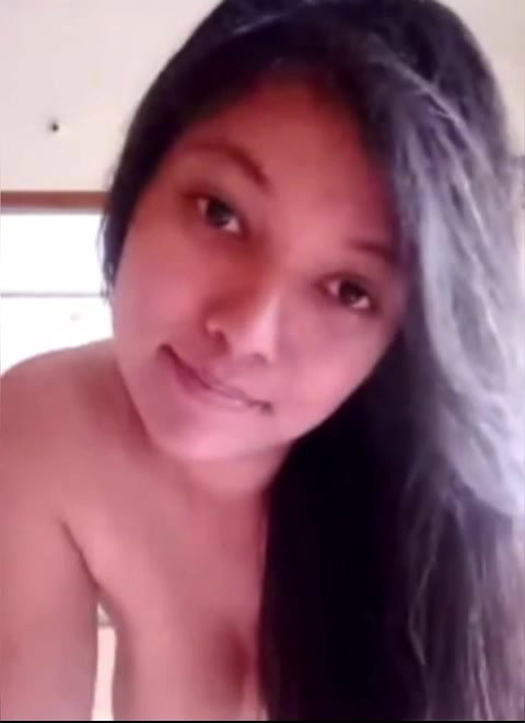 Desi cute girlfriend showing nacked body 3 videos 3