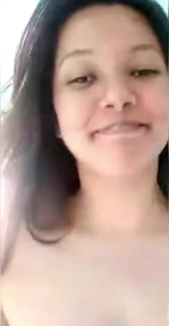 Desi cute girlfriend showing nacked body 3 videos 2