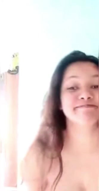 Desi cute girlfriend showing nacked body 3 videos 2