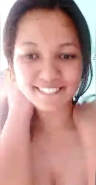 Desi cute girlfriend showing nacked body 3 videos 2