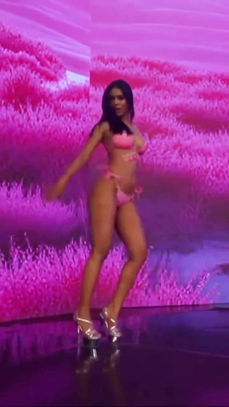 sexy tancy raul bikini walk2