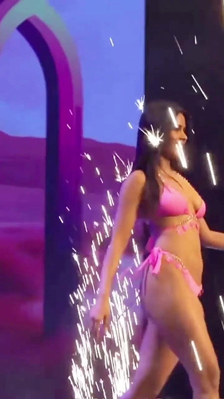 sexy tancy raul bikini walk2