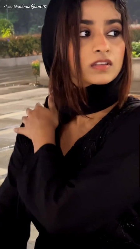 SUHANA KHAN SEXY GF MATERIAL TEMPTING LOOKS HQ VIDEO2