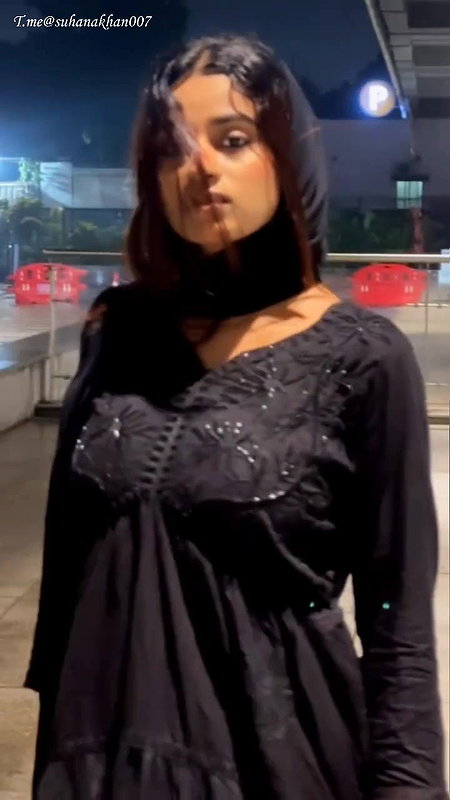 SUHANA KHAN SEXY GF MATERIAL TEMPTING LOOKS HQ VIDEO2