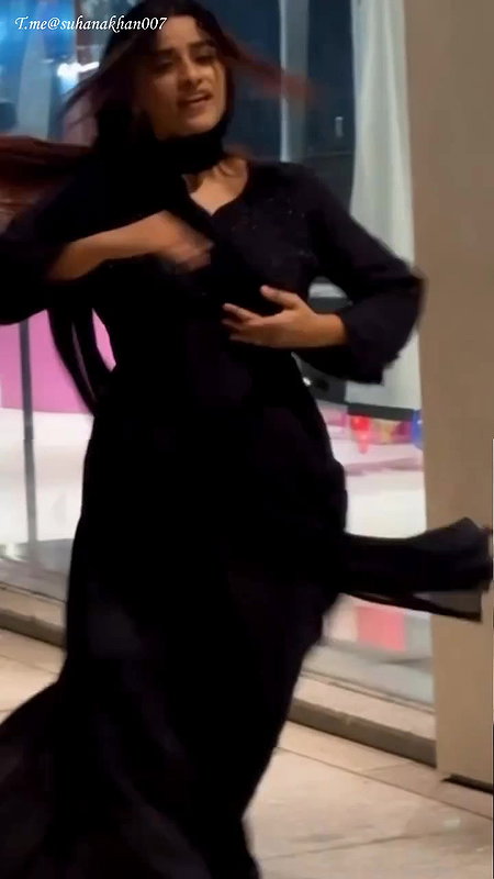 SUHANA KHAN SEXY GF MATERIAL TEMPTING LOOKS HQ VIDEO2