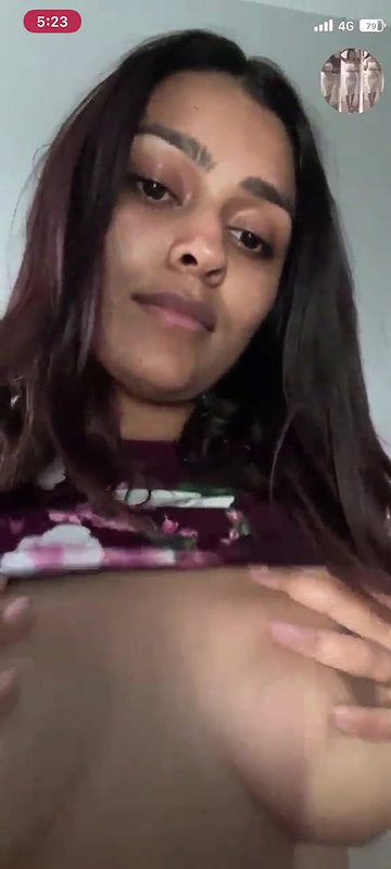 Horny Girlfriend Showing Squeezing Big Boob On Vc3