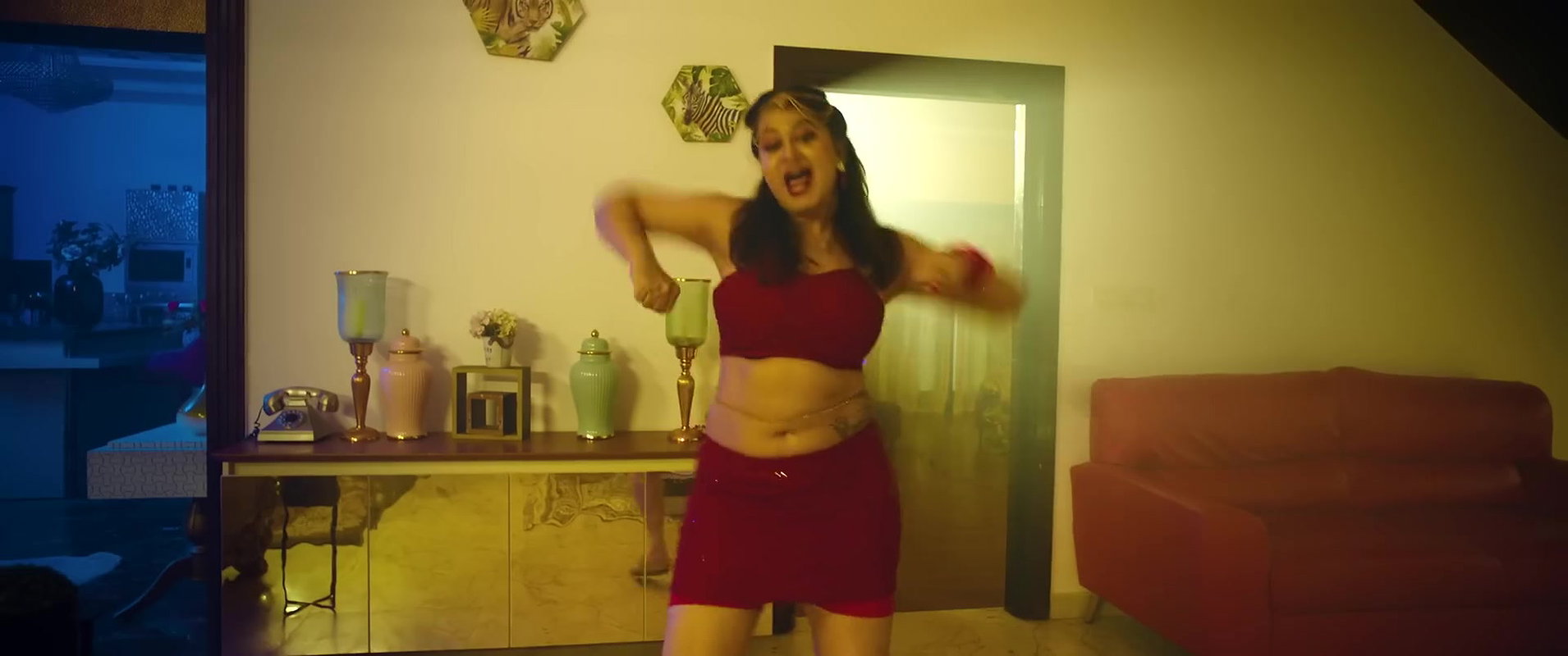 Hello Folksu Vanakkamunga Item Song- Kutram Thavir2