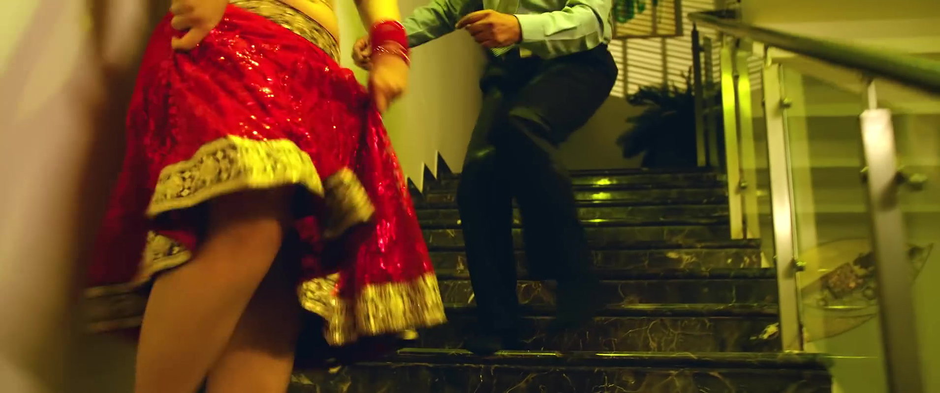 Hello Folksu Vanakkamunga Item Song- Kutram Thavir2